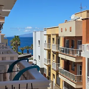 Appartement Beautiful Renovated With Air Conditioning Just Steps From The Sea In, Playa de San Juan (Tenerife)